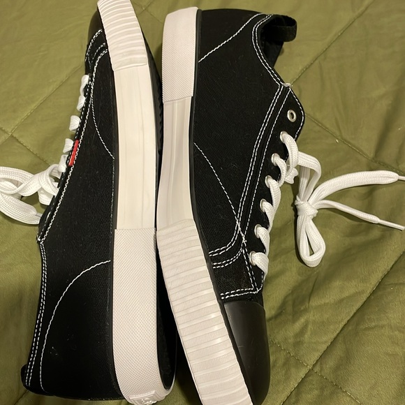 NWOT LEVI’S mens Black & white lace up canvas sneakers size 13 - Picture 10 of 10